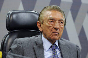 Réu na Lava Jato, Lobão tem R$ 1,9 milhão bloqueado pelo Banco Central