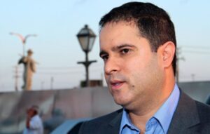 Edivaldo confirma saída de três secretários de sua equipe