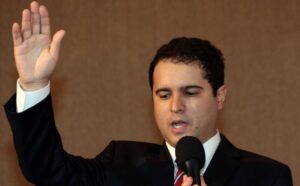 Era Edivaldo Júnior chega ao fim sem cumprimento de dezenas de promessas e sob mira da PF