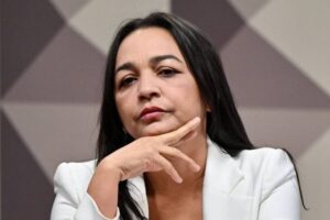 Eliziane articula encontro com Gleisi em busca de apoio à sucessão de Pacheco