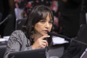 Eliziane quer garantir ao menos um terço de mulheres no Senado