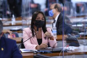 Quem dialoga com o arbítrio e a ditadura não pode comandar o País, diz Eliziane