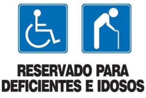 Estacionar em vaga de idoso não configura dano moral difuso, diz TJ-SP