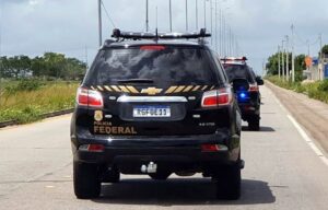 PF prende duas pessoas em flagrante por estelionato em Caxias