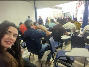 Prefeita de Presidente Vargas, Fabiana Mendes, participa de reunião na Famem contra redução do FPM