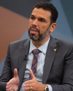 Fábio Macedo fica com indicações na Sedel e na Secti
