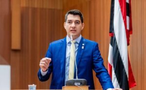 Fernando Braide vê desinteresse do governo no fim das escolas de taipa…