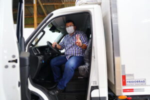 Araguanã recebe caminhão frigorífico da Codevasf, fruto de emenda de Josimar