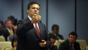 Dino monta equipe do STF com três juízes maranhenses