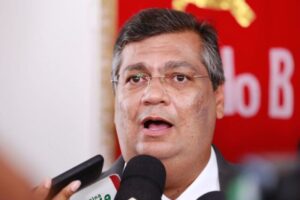 Em menos de 12h, Dino ignora segunda onda de Covid-19 no MA e recua de medidas restritivas