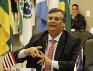 Flávio Dino responde a provocação de Bolsonaro