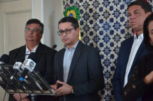 Carlos Lula contraria Dino sobre retorno às aulas em escolas particulares