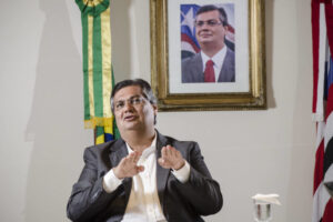 Dino conversa com lideranças após advertir Weverton que o candidato é Brandão