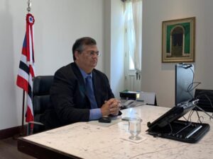 Mesmo com comitê, Dino contrata comissão científica e ignora parecer-técnico sobre Covid-19