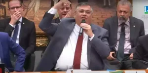 Flávio Dino desmoraliza os próprios colegas do Congresso Nacional…
