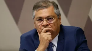 Dino diz que “extremismo político” cria mais demandas para o Judiciário