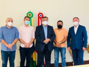 Brandão volta a mostrar poder de articulação e viabiliza reaproximação entre Dino e Josimar