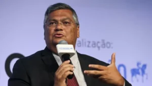 Lula indica Flávio Dino para vaga no STF
