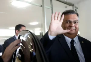 Senado cede imóveis funcionais a 21 ministros, entre eles, Flávio Dino