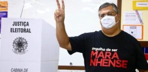 “Aqueles que combatiam a democracia, o extremismo de direita, o bolsonarismo, esses são grandes derrotados nessa eleição”, diz Dino.