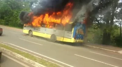 PRF apreende ônibus empresariais com documentação falsa em São Luís