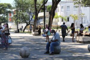 Flávio Dino anuncia uso facultativo de máscara em locais abertos no MA