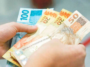 Novo salário mínimo será de R$ 1.100 e começa a valer neste 1º de janeiro de 2021