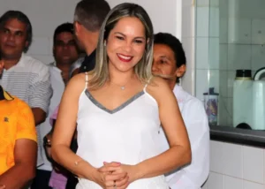Justiça destitui prefeita de Santa Luzia do cargo e multa de R$ 63,3 milhões