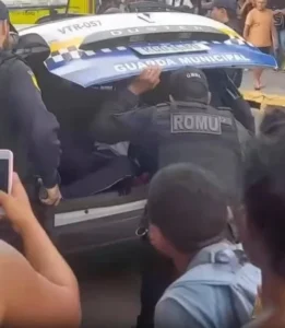 Cobrador recebe alta hospitalar após ter sido esfaqueado por adolescente dentro de ônibus em SL