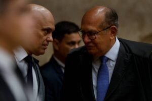 Barroso se indispõe com Moraes e Gilmar e corre risco de se isolar no STF