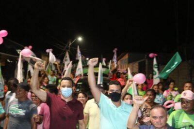 Ao lado do prefeito Washington, Glalbert Cutrim participa de caminhada pelas ruas de Bacuri