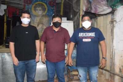 Glalbert Cutrim e Armando Costa dialogam com moradores da Vila Passos e Formosa