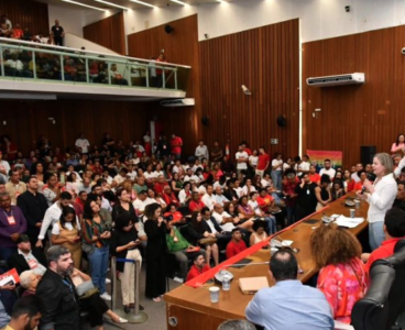 Gleisi Hoffmann confirma apoio do PT à pré-candidatura de Duarte Júnior