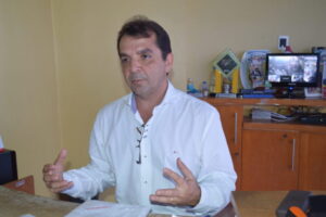 Hilton Gonçalo cobra Dino e sugere que governador passe a ser orientado por um infectologista