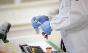 Três casos de reinfecção por covid-19 são alvo de investigações pela SES
