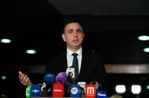 Senado reage a STF com PEC para tornar crime porte de drogas