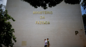 Receita anula isenção tributária para líderes religiosos