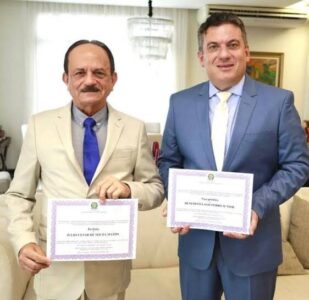 Veja Agora: Junior Lago toma posse como prefeito de Ribamar