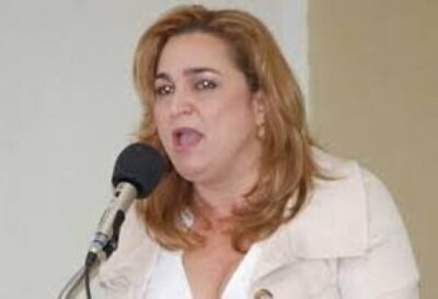 Araioses: Prefeita Luciana Trinta some e se recusa a pagar direitos dos professores