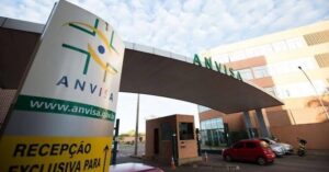 Anvisa deve limitar Covaxin e Sputnik a adultos saudáveis