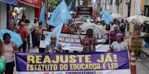 Sem reajuste, professores de Barreirinhas fazem paralisação para cobrar prefeito