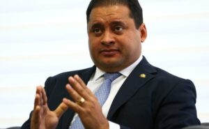 Weverton Rocha tem perda elevada de apoio político
