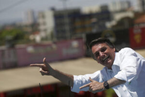 Governo Bolsonaro recua e publica novo decreto pró-armas