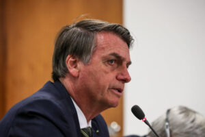 Bolsonaro manda investigar contrato de R$ 6 milhões da gestão Dino na Embratur