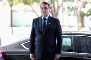 Bolsonaro determina suspensão de uso de radares móveis em rodovias federais