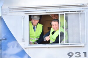 Concessão de trechos da Norte-Sul, assinada por Jair Bolsonaro, é comemorada pelo governo Flávio Dino