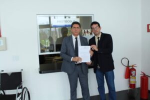 Portela ataca imprensa com processos por divulgação de escândalo de espionagem