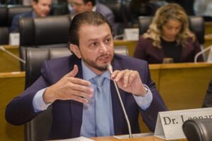 Justiça remarca depoimento de testemunhas em ação contra Leonardo Sá