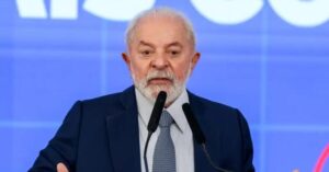 Carro do GSI que fazia reconhecimento em escola onde Lula vota é roubado