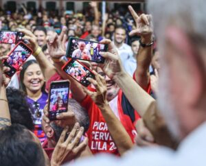 “Quem tem medo de cultura é quem tem medo de democracia, é porque tem medo do povo”, diz Lula